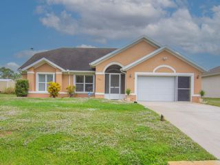 992 Seneca Avenue, Sebastian, FL 32958