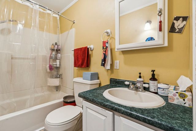 6 Pine Street, Windsor, VT 05089