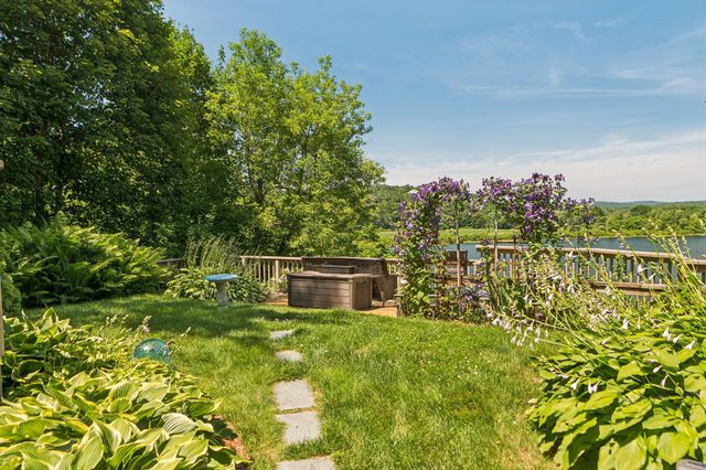6 Pine Street, Windsor, VT 05089