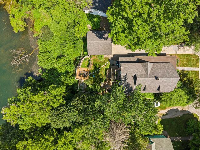 6 Pine Street, Windsor, VT 05089