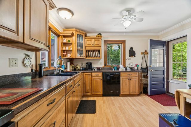 6 Pine Street, Windsor, VT 05089