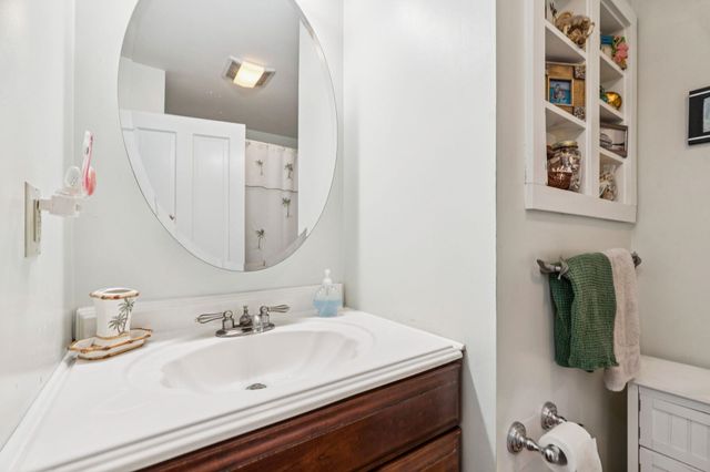6 Pine Street, Windsor, VT 05089