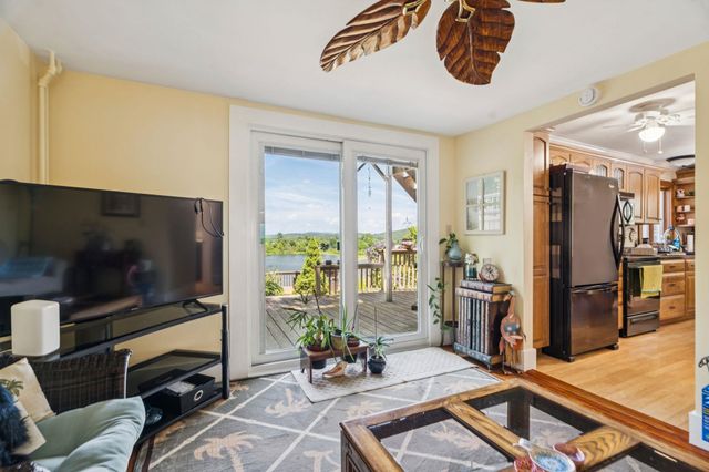 6 Pine Street, Windsor, VT 05089
