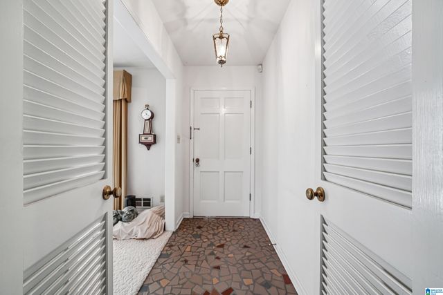 900 20TH AVENUE NW, Center Point, AL 35215