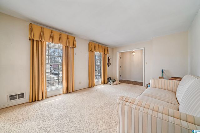 900 20TH AVENUE NW, Center Point, AL 35215