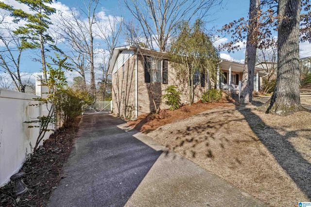 900 20TH AVENUE NW, Center Point, AL 35215