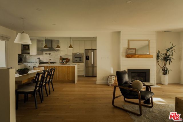 1354 Green Lane, La Canada Flintridge, CA 91011