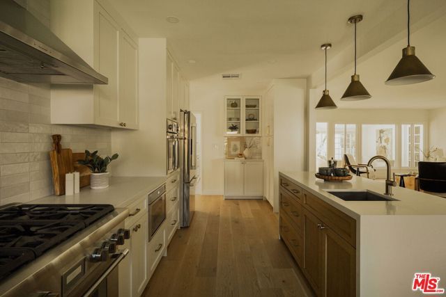 1354 Green Lane, La Canada Flintridge, CA 91011