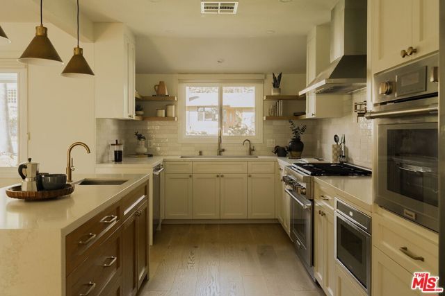 1354 Green Lane, La Canada Flintridge, CA 91011