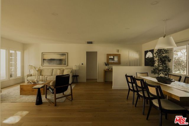 1354 Green Lane, La Canada Flintridge, CA 91011