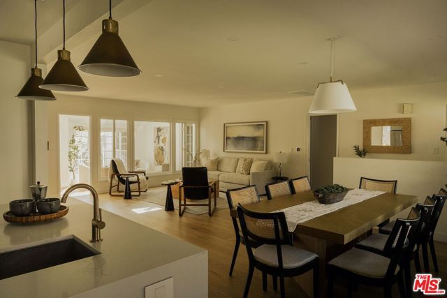 1354 Green Lane, La Canada Flintridge, CA 91011