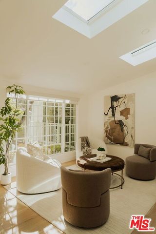 1354 Green Lane, La Canada Flintridge, CA 91011