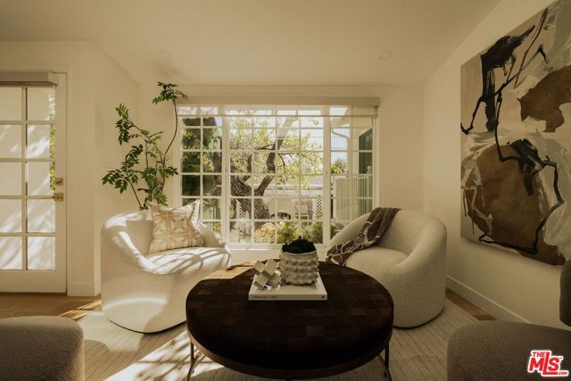 1354 Green Lane, La Canada Flintridge, CA 91011