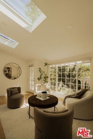 1354 Green Lane, La Canada Flintridge, CA 91011