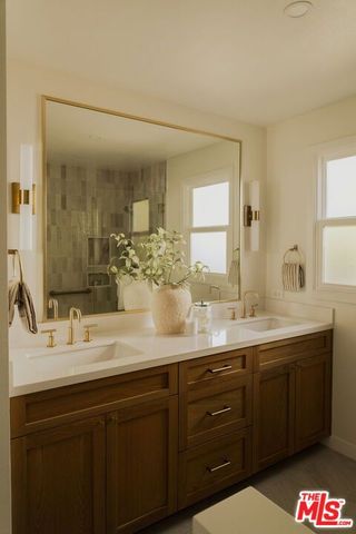 1354 Green Lane, La Canada Flintridge, CA 91011