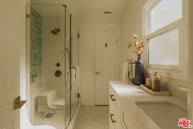 1354 Green Lane, La Canada Flintridge, CA 91011