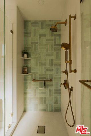 1354 Green Lane, La Canada Flintridge, CA 91011