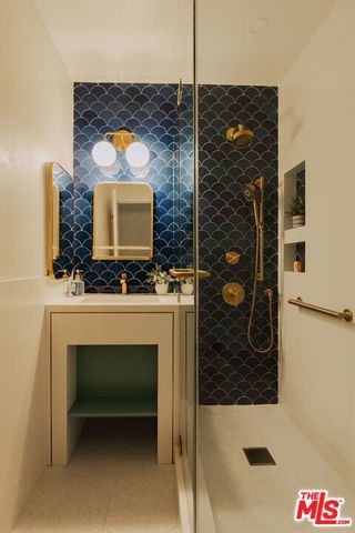 1354 Green Lane, La Canada Flintridge, CA 91011