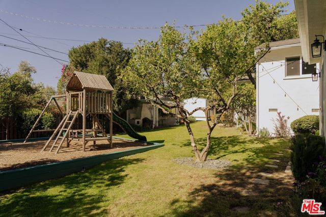 1354 Green Lane, La Canada Flintridge, CA 91011