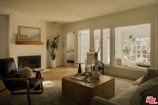 1354 Green Lane, La Canada Flintridge, CA 91011