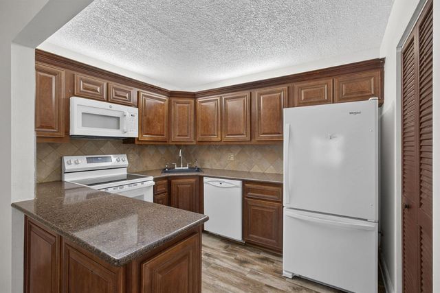 315 Pine Ridge Circle D-1, Greenacres, FL 33463