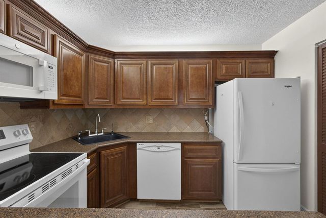 315 Pine Ridge Circle D-1, Greenacres, FL 33463