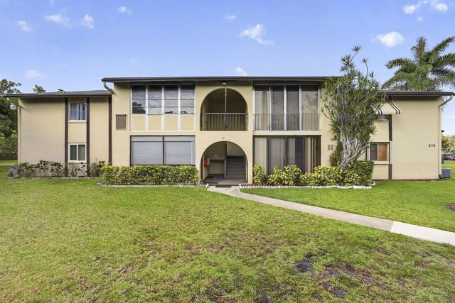 315 Pine Ridge Circle D-1, Greenacres, FL 33463