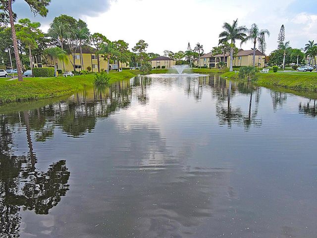 315 Pine Ridge Circle D-1, Greenacres, FL 33463