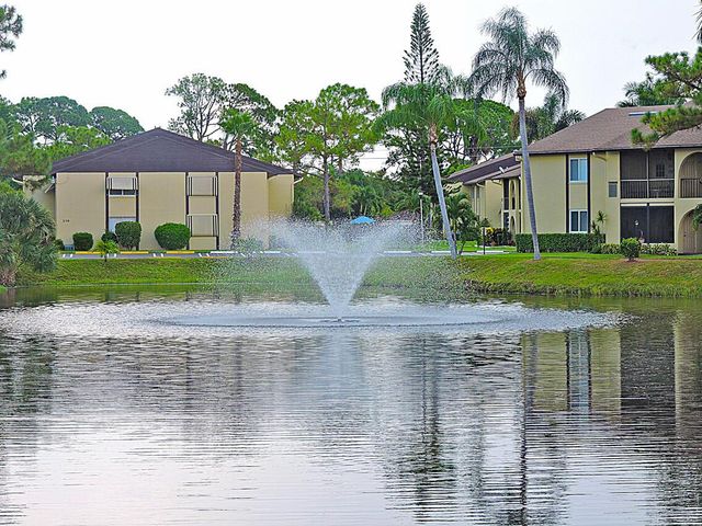 315 Pine Ridge Circle D-1, Greenacres, FL 33463