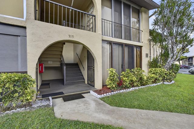 315 Pine Ridge Circle D-1, Greenacres, FL 33463