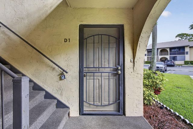 315 Pine Ridge Circle D-1, Greenacres, FL 33463
