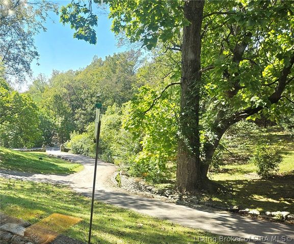 1046 Michigan Road, Madison, IN 47250