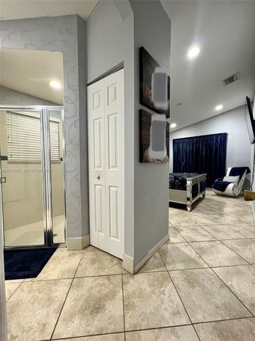 1916 SE 14th Ct, Homestead, FL 33035