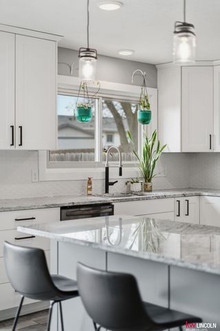 809 W Burt Drive, Lincoln, NE 68521