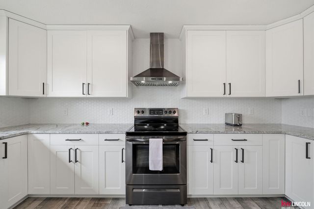 809 W Burt Drive, Lincoln, NE 68521