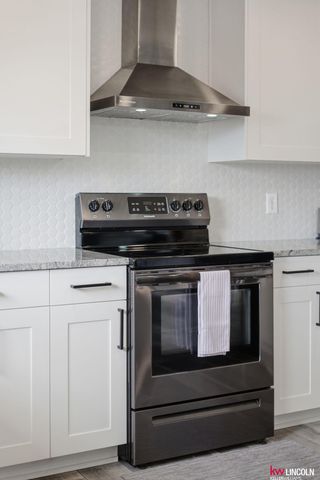 809 W Burt Drive, Lincoln, NE 68521