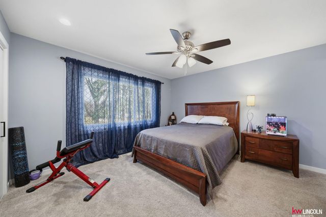 809 W Burt Drive, Lincoln, NE 68521