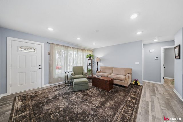 809 W Burt Drive, Lincoln, NE 68521