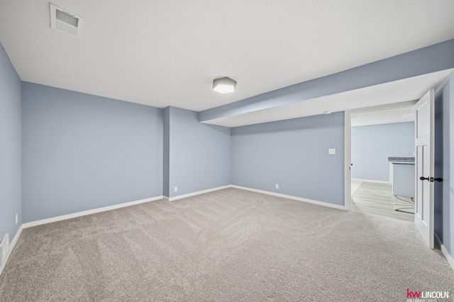 809 W Burt Drive, Lincoln, NE 68521