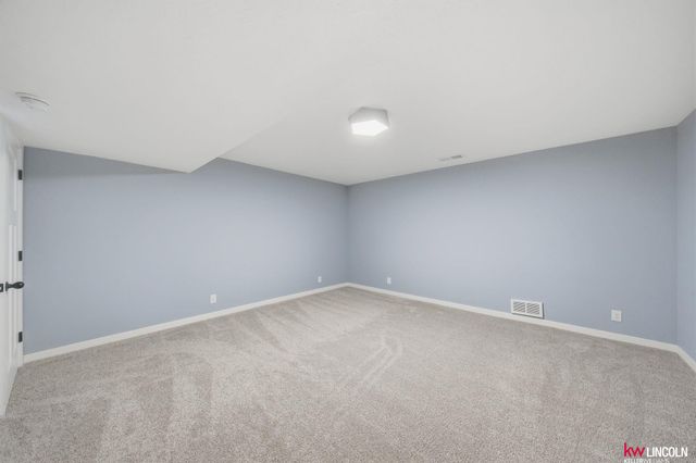 809 W Burt Drive, Lincoln, NE 68521