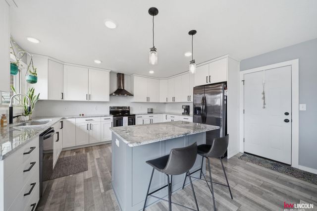 809 W Burt Drive, Lincoln, NE 68521