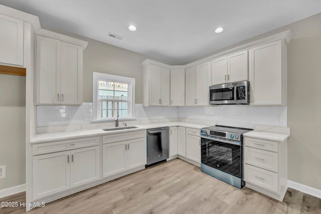 1516 Pinfish Lane, Carolina Beach, NC 28428