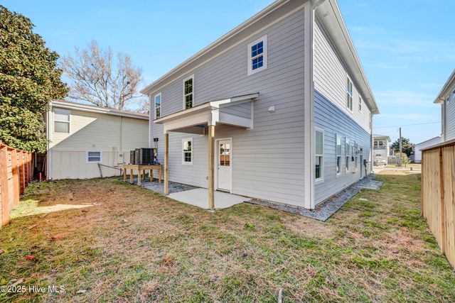 1516 Pinfish Lane, Carolina Beach, NC 28428