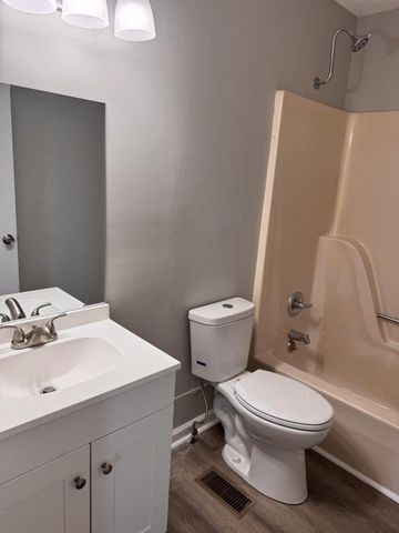 5470 Stacy Springs Rd, Springfield, TN 37172