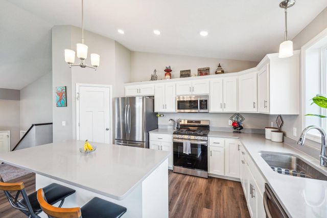 9195 25th Street NE, Saint Michael, MN 55376