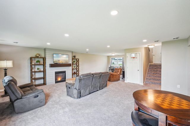 9195 25th Street NE, Saint Michael, MN 55376