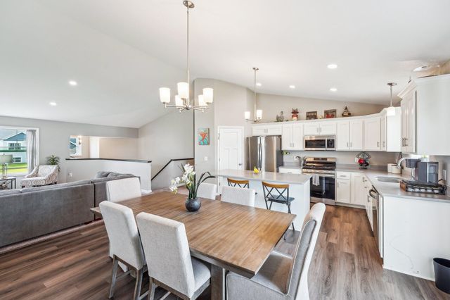 9195 25th Street NE, Saint Michael, MN 55376