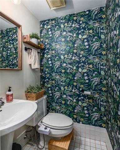 5 Amy Street, Providence, RI 02906