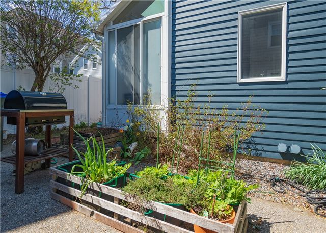 5 Amy Street, Providence, RI 02906