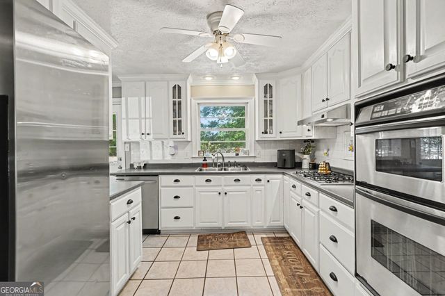 1337 Greenview Drive, Griffin, GA 30224